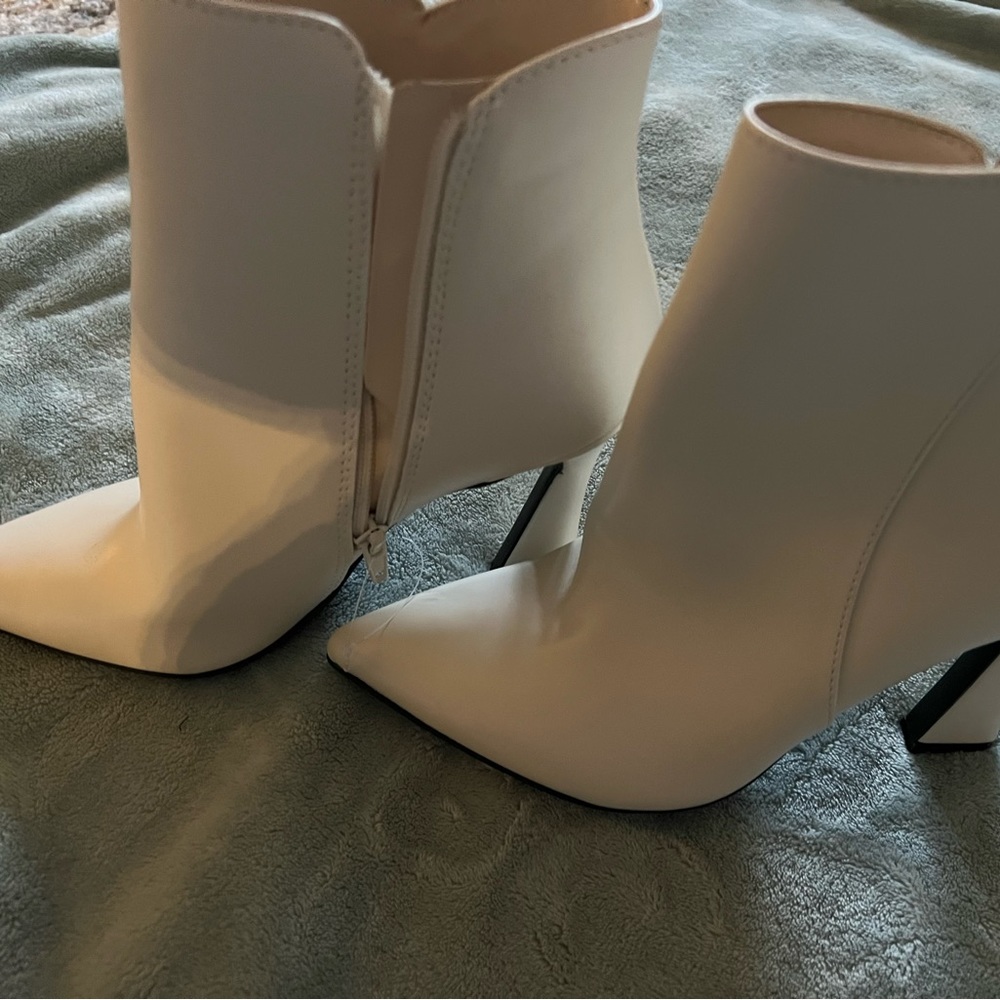 Nine West size 7 1/2 never worn boots.